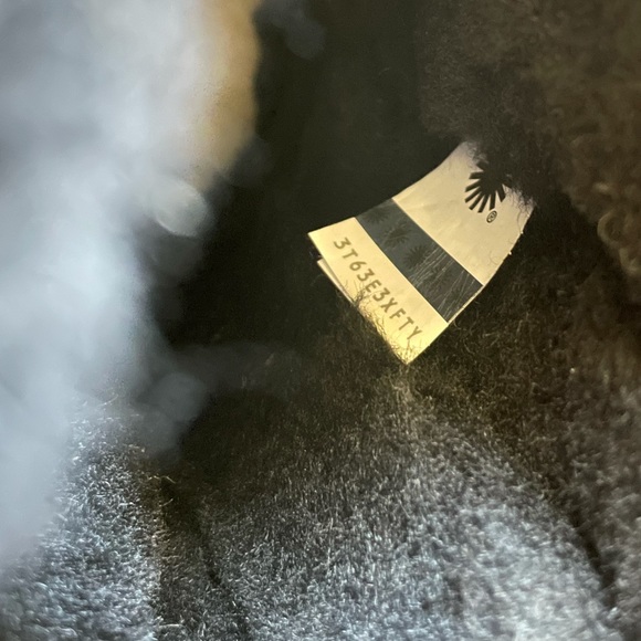 UGG Bailey Bow Diagonal Stripes Black Boots - Picture 9 of 9